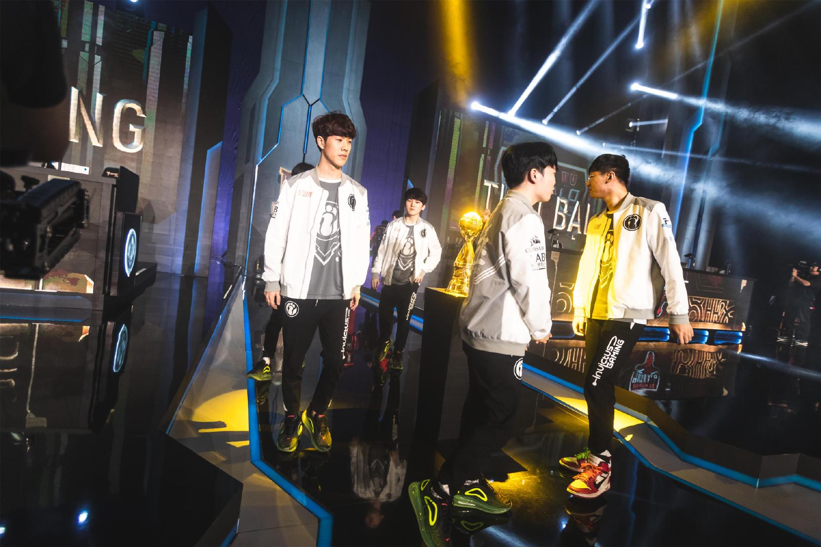 在《灵魂失落之城》的第三张地图见！ Aleksib 状态回暖，NAVI 击败 TyLoo 取得第二张地图胜利