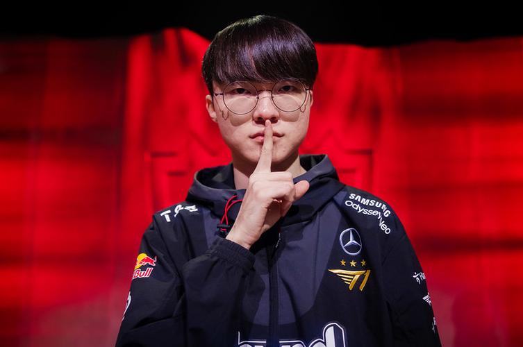 有内味了，Perkz：Khan在的队伍打世界赛就不行